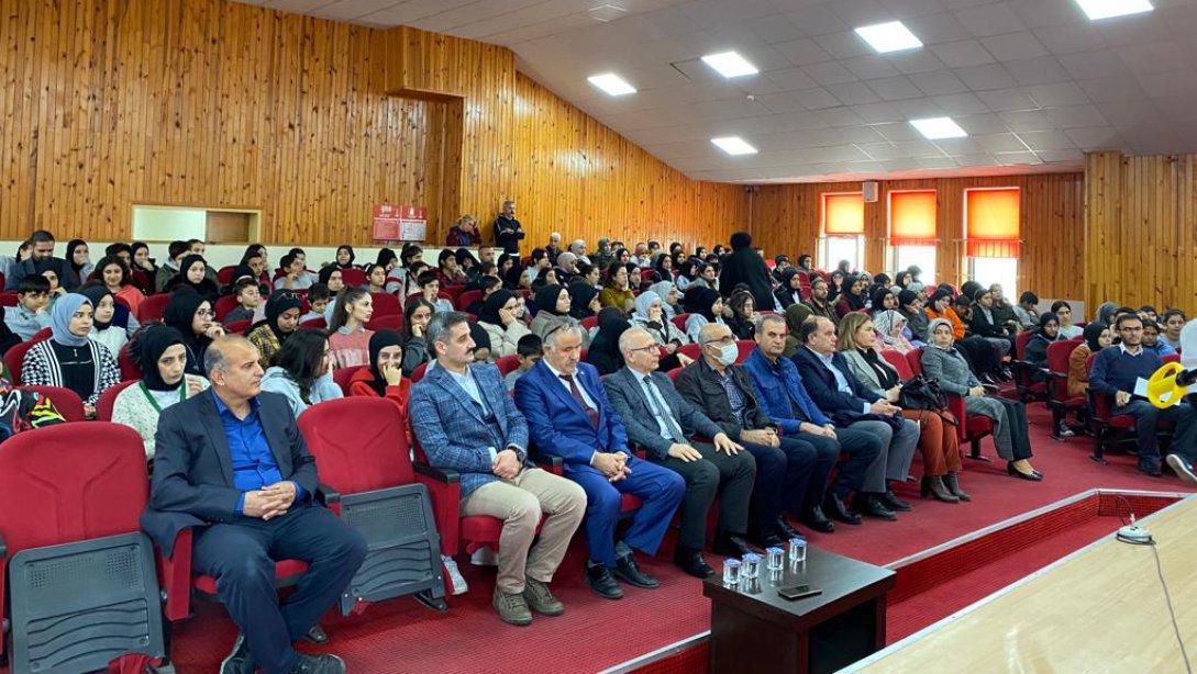 Hoca Ahmet Yesevi Kız Anadolu İmam Hatip Lisesinde Mevlana'yı Anma Kutlama Töreni Yapıldı