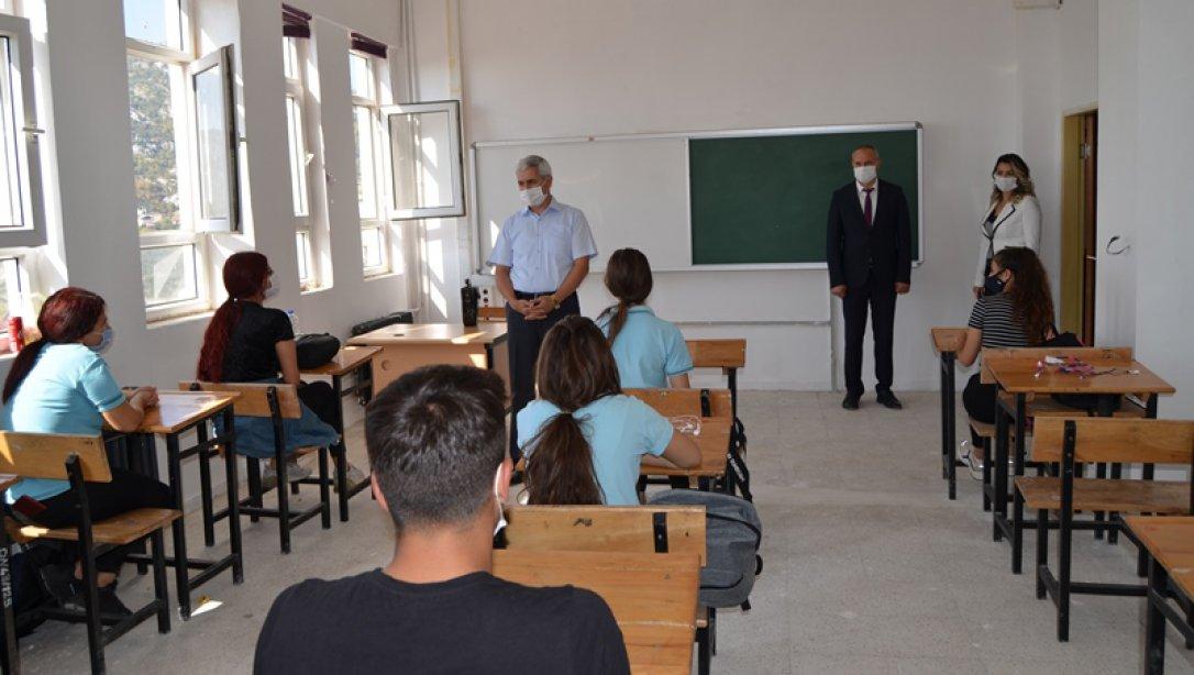 İlçe Milli Eğitim Müdürümüz Mehmet BADAS Merkez Gözne Çok Programlı Lisesi ve Gözne Ortaokulunu Ziyaret Etti