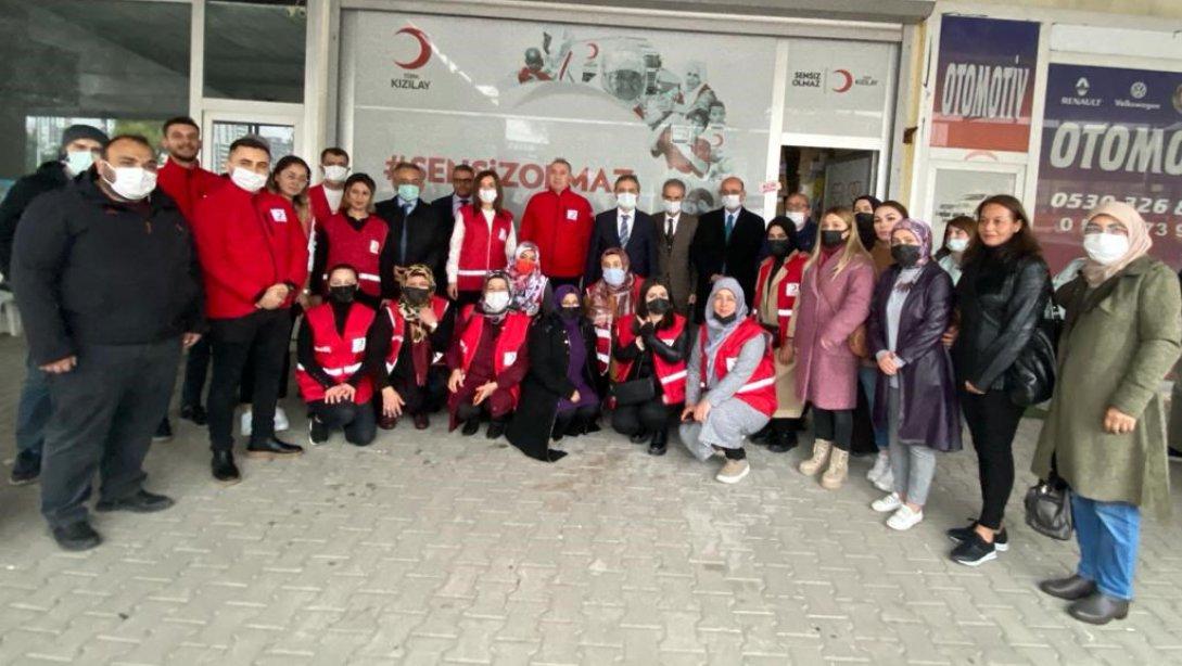 Türk Kızılay'ı Toroslar Şubesi Öğrencilere Kıyafet Desteği Verdi