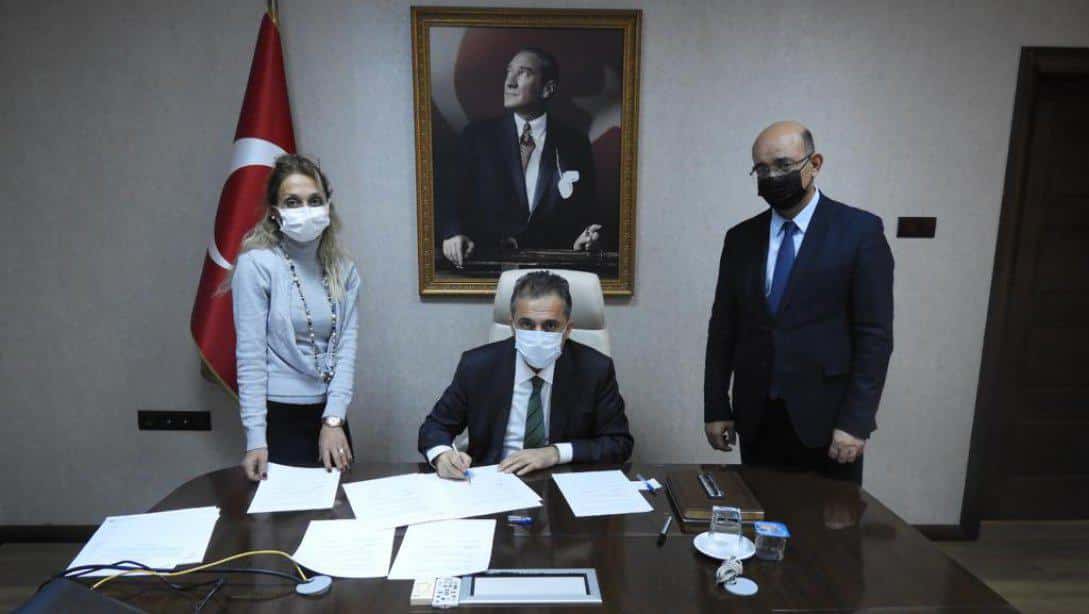 İçişleri Bakanlığı Büyük İlçeler Güven ve Dönüşüm Projesi Kapsamında İşbirliği Protokolü İmzalandı 