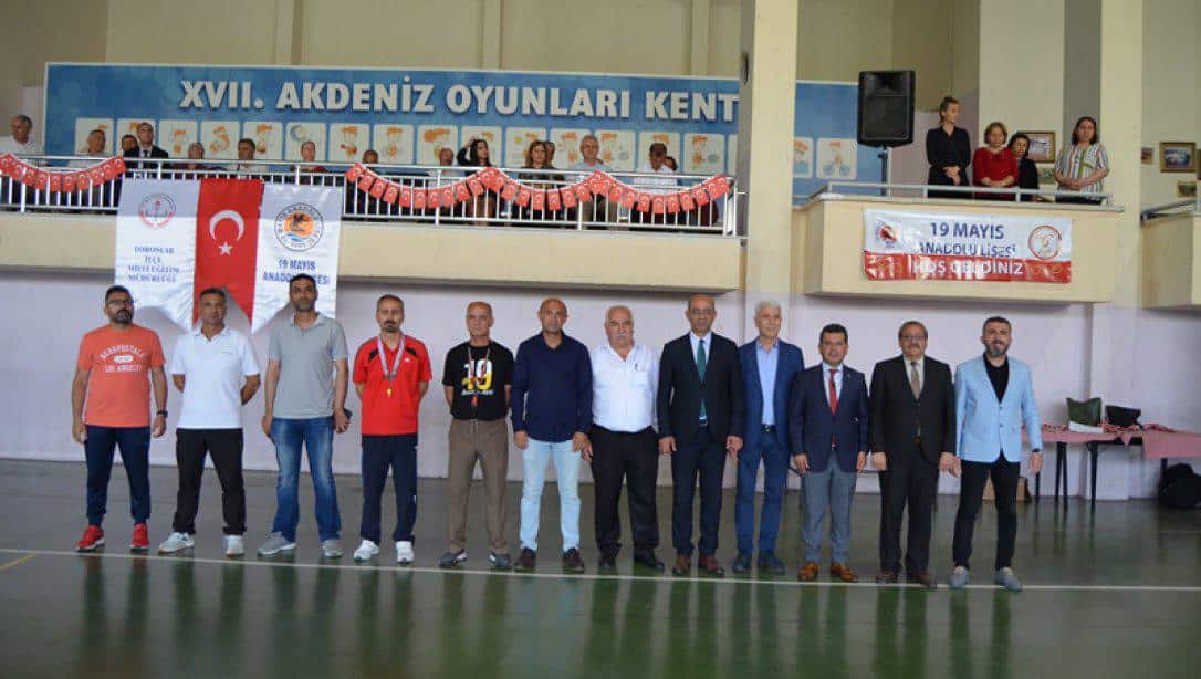 6. Geleneksel Spor Şenliği Ödül Töreni 19 Mayıs Anadolu Lisesinde Yapıldı