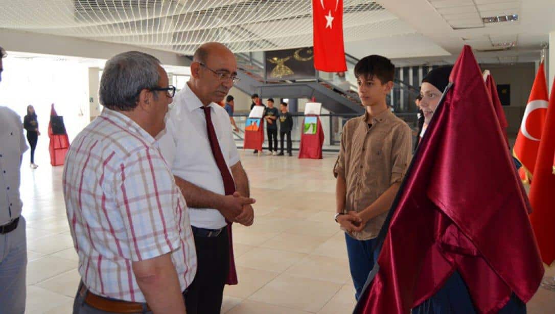Necip Fazıl Anadolu İmam Hatip Lisesinde Resim Sergisi Açıldı
