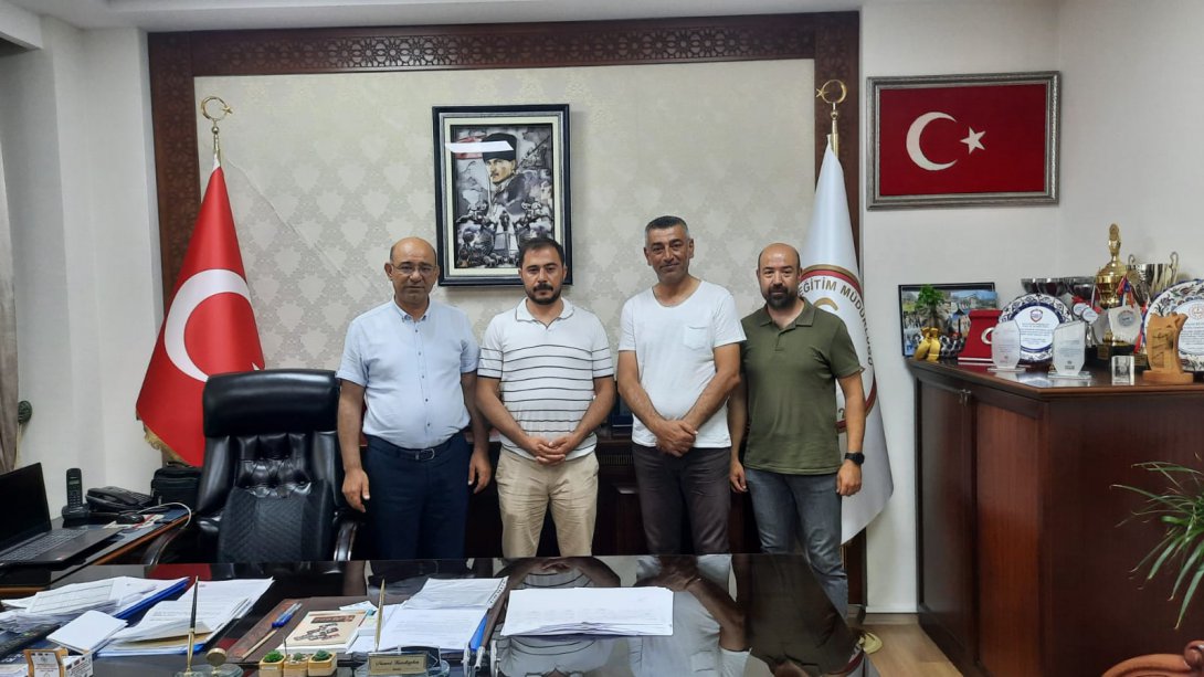 eTwinning Türkiye Ulusal Destek Servisi Etkinlik Yöneticisi Turan GÖRE, İlçe Milli Eğitim Müdürü Nazmi KENDİGELEN'i Makamında Ziyaret Etti