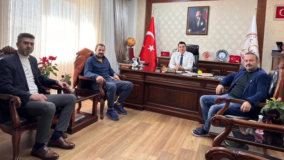 Uluslararası Pickleball Federasyonu Türkiye Temsilcisi Sayın Davut GÜNGÖR, Merkez Hakem Komitesi Üyeleri, İlçe Milli Eğitim Müdürümüz Sayın Oğuzhan TÜLÜCÜ'yü Makamında Ziyaret Ettiler